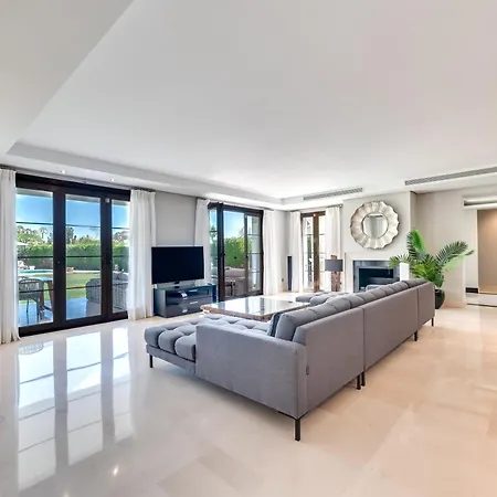 Michelle Villa Marbella